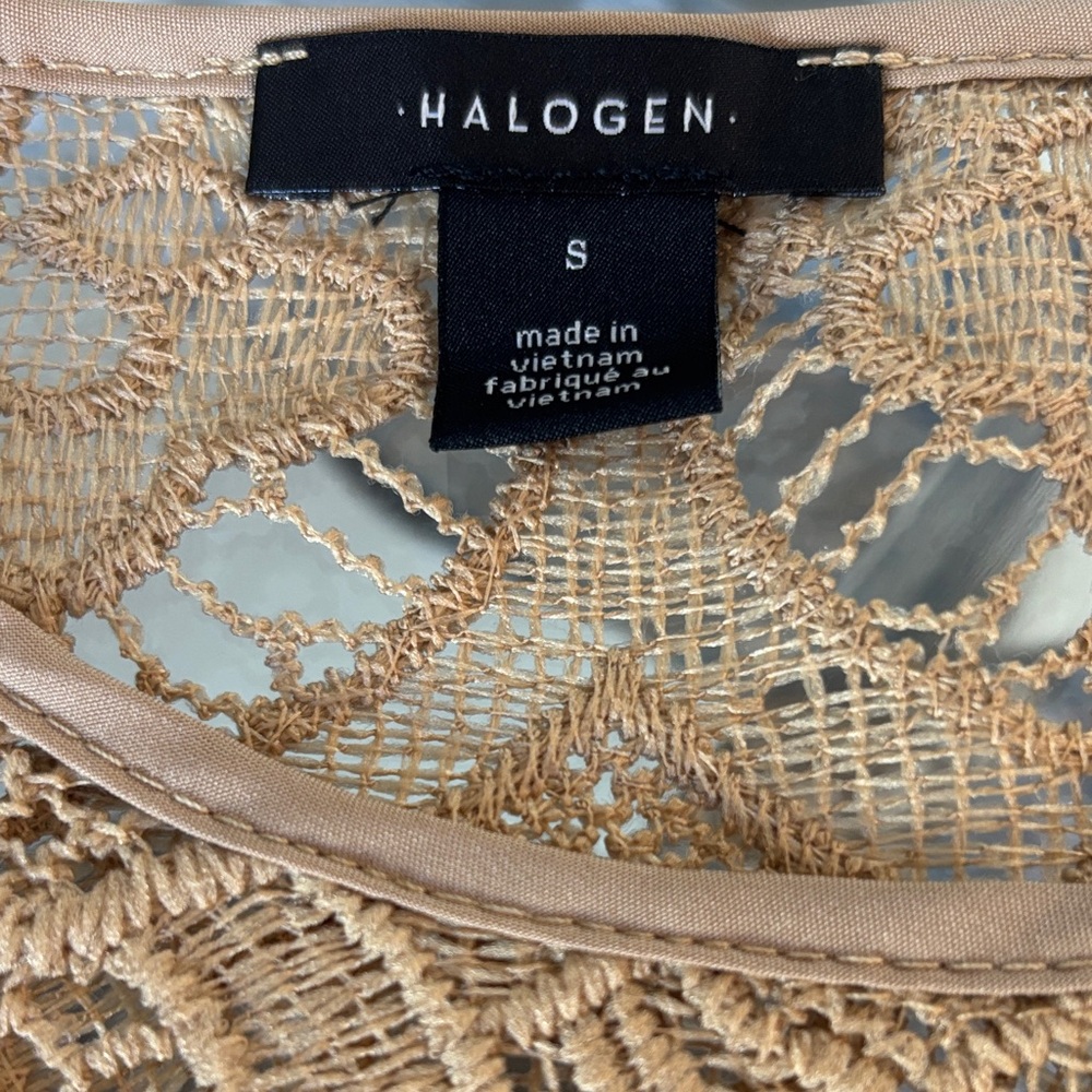 Halogen  Floral Lace Elbow Sleeve Top in Camel Size S NWT - Picture 7 of 9